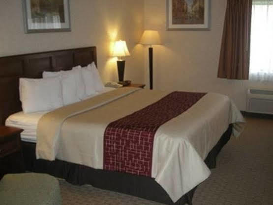 Red Roof Gurnee -